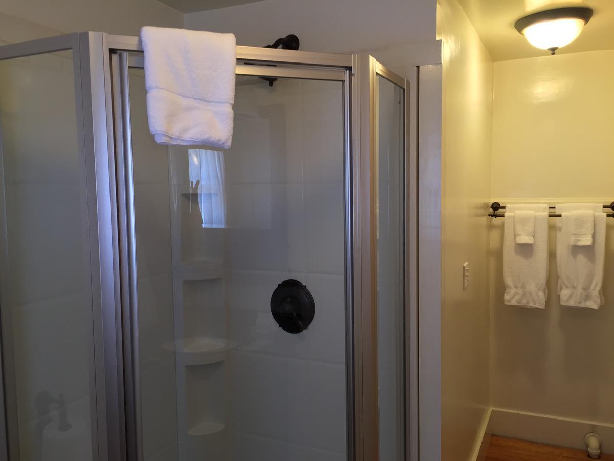 Annie Wiggins Guest House ガリーナ エクステリア 写真